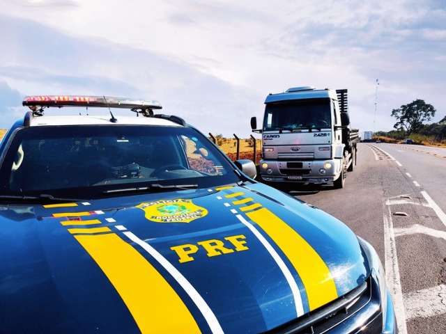 Caminh&atilde;o de motorista mantido ref&eacute;m no MT &eacute; recuperado na Capital 