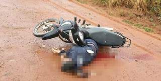 Homem &eacute; encontrado morto a tiros na linha internacional 