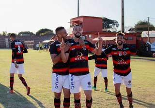 Jogadores do Águia Negra celebram gol marcado em partida da Série D (Foto: JoãoVitor)