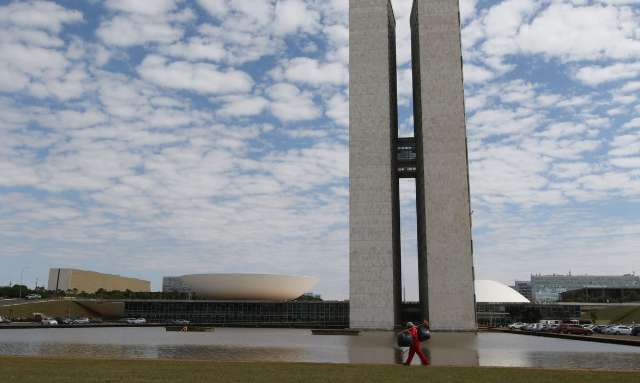 &quot;Absurdo&quot;, dizem 95% dos leitores sobre aumento do fundo eleitoral