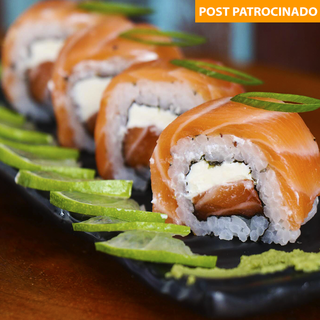 O Uzumaki explora uma variedade de sushis, sashimis, temakis e pratos quentes. (Foto: Henrique Kawaminami)