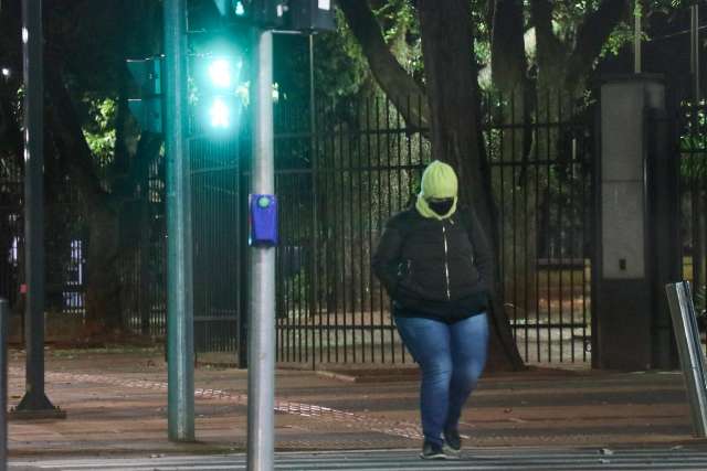 Frio chega com temperatura negativa, geada e umidade do ar em 15%