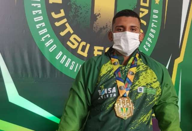 Lutador campo-grandense conquista medalha de ouro no Brasileiro de Jiu-Jitsu