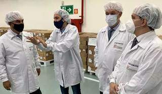 Governador e secretário de Saúde de MS chegaram a se reunir com fabricante de vacinas russas, em maio, para avaliar condições de compra (Foto: Divulgação)