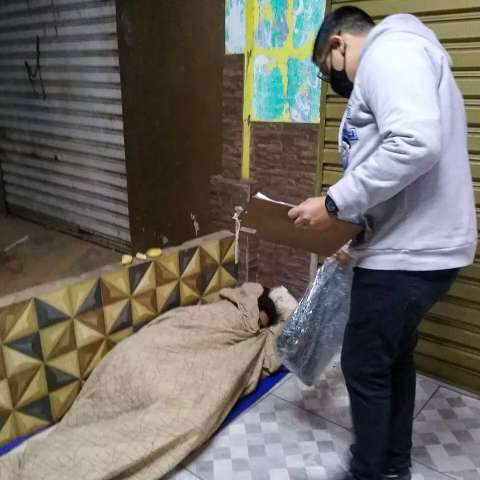 Na 2&ordf; noite de frio, 18 pessoas s&atilde;o encontradas dormindo nas ruas