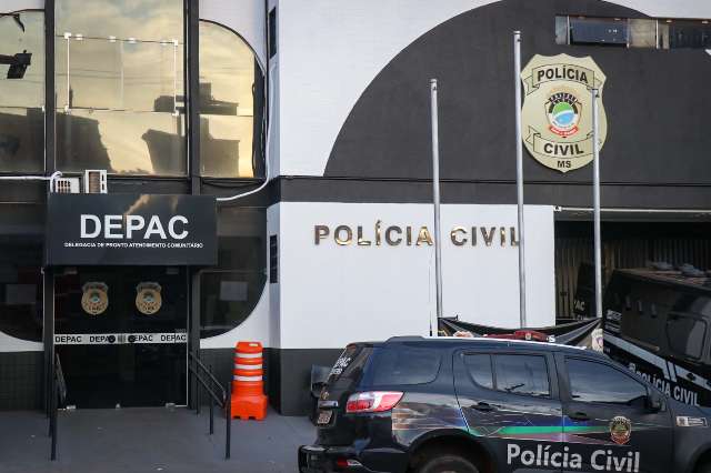 Funcion&aacute;ria &eacute; flagrada tentando levar maconha e coca&iacute;na para dentro de pres&iacute;dio