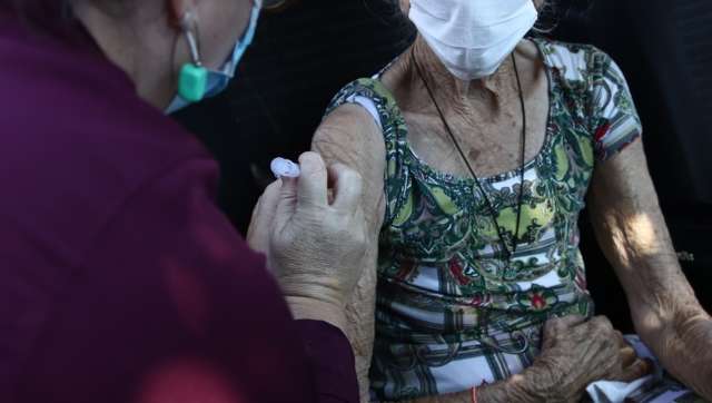 Mais 10 s&atilde;o investigados por furarem fila da vacina em Dourados