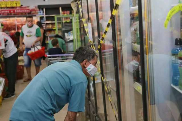 Com &ldquo;lockdown&rdquo; surpresa, propriet&aacute;rio de supermercado teme perder mercadorias