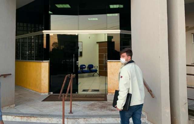 Prefeito denuncia pr&oacute;pria equipe por corrup&ccedil;&atilde;o