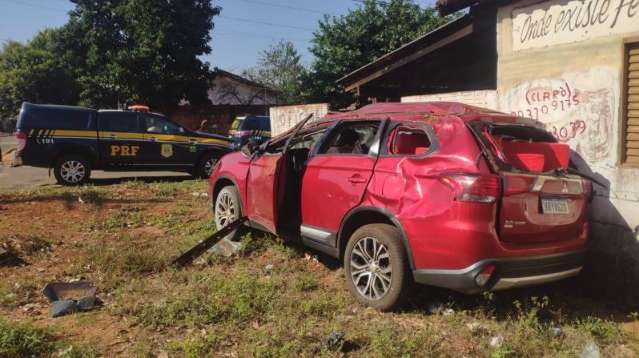 Traficante capota ve&iacute;culo com 1,3 tonelada de maconha em persegui&ccedil;&atilde;o 
