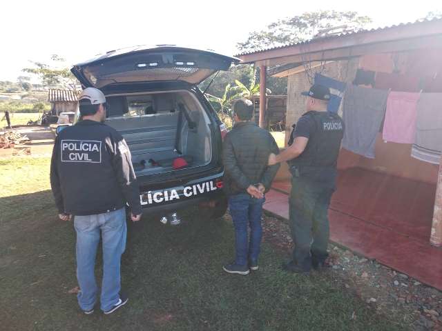 Foragido por matar homem com tiros na cabe&ccedil;a e pesco&ccedil;o &eacute; capturado em ch&aacute;cara
