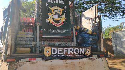 Polícia encontra 825 quilos de maconha escondidos em carga de aço