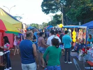 Feira livre na Avenida Rita Vieira de Almeida (Foto: Arquivo)