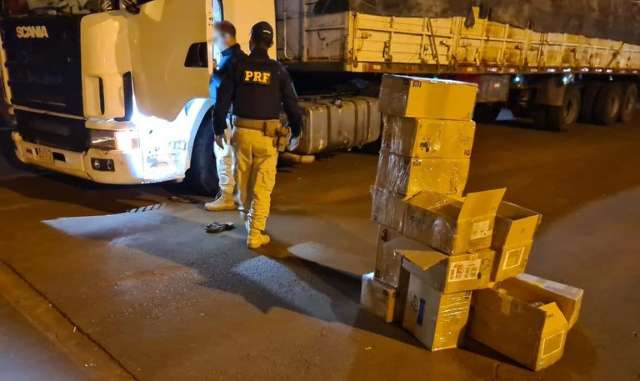 Motoristas s&atilde;o presos com 460 celulares contrabandeados em carretas 