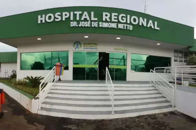 Mulher &eacute; socorrida ensanguentada depois de ser esfaqueada por companheiro