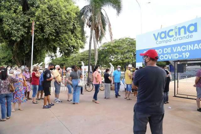 MS confirma 22 mortes por covid neste domingo e 23 pacientes esperam vaga