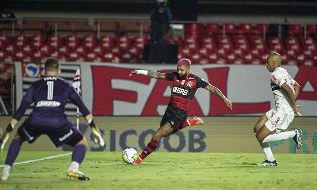 No Brasileir&atilde;o, Flamengo mira G4 e S&atilde;o Paulo fugir da zona de descenso