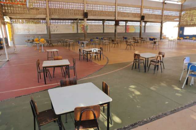Turma que tiver 3 casos de covid ter&aacute; aula presencial suspensa, explica Semed