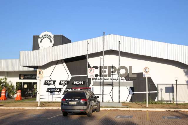 Ap&oacute;s den&uacute;ncias, motorista &eacute; preso e n&atilde;o consegue nem depor de t&atilde;o b&ecirc;bado