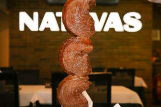 Nativas Grill Premium fica localizada na Avenida Afonso Pena, 5468, Bairro Chácara Cachoeira.
