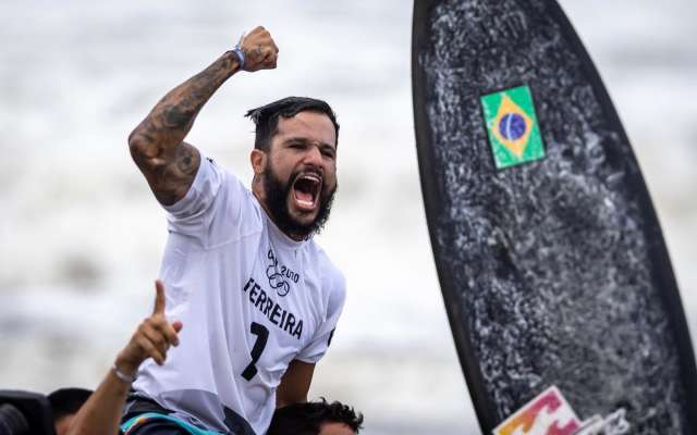 Italo Ferreira conquista 1&ordm; ouro do Brasil nos Jogos Ol&iacute;mpicos de T&oacute;quio