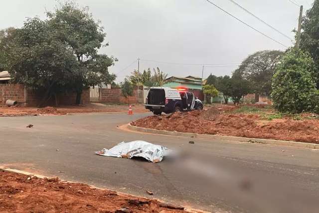 Homem perde controle de triciclo e morre na hora