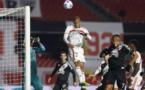São Paulo faz 2 a 0 no Vasco e abre vantagem nas oitavas de final 