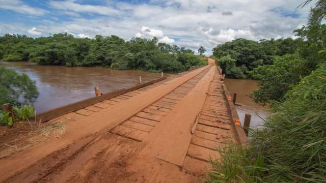 Prefeitura prepara licita&ccedil;&atilde;o de R$ 4 milh&otilde;es para constru&ccedil;&atilde;o de pontes