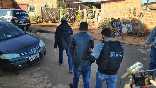 Caf&eacute; &eacute; usado para disfar&ccedil;ar cheiro, mas pol&iacute;cia acha entreposto de maconha 