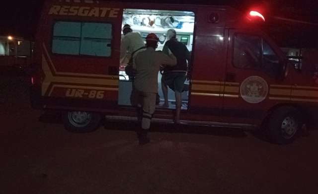Acusado de furto, jovem &eacute; esfaqueado na cabe&ccedil;a por mulher e adolescentes