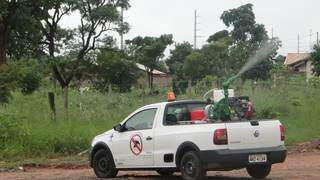 Prefeitura orienta população a abrir portas e janelas para entrada do inseticida. (Foto: Divulgação)