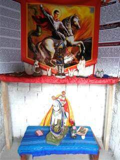 Altar para São Jorge na casa de David. (Foto: Arquivo Pessoal)