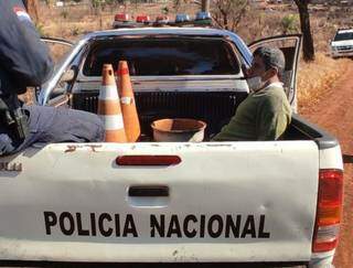 Paulo Cesar Martínez em caminhonete da Polícia Nacional logo após ser preso hoje (Foto: ABC Color)