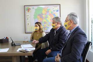 Senadora Soraya e equipe durante a reunião de virtual que definiu a destinação da verba para Dourados (Foto: Divulgação)