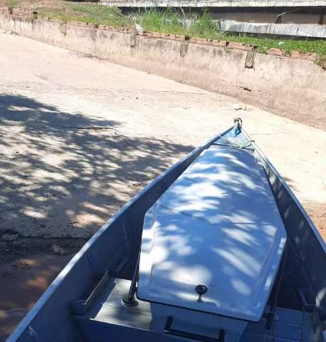 Corpo de trabalhador rural &eacute; encontrado em barco no Rio Taquari