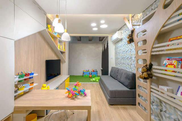 Casa tem brinquedoteca minimalista que motiva os filhos &agrave; leitura