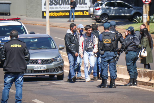 Tr&acirc;nsito &eacute; liberado na Zahran e envolvidos em persegui&ccedil;&atilde;o levados &agrave; delegacia 