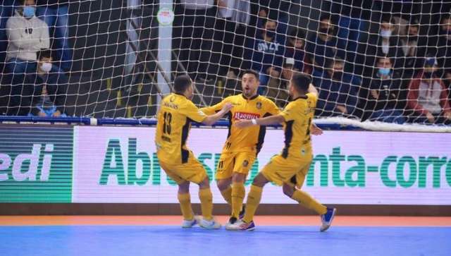 Magnus faz 4 a 1 no Cascavel e vai &agrave; final da Ta&ccedil;a Brasil de Futsal 