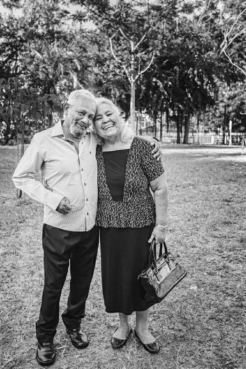 Após 50 anos, Agenor e Maria refizeram a foto de quando era jovens. (Foto: Roberto Simões)