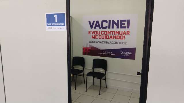 Drive da UCDB abre sala para vacinar quem for a p&eacute; at&eacute; unidade 