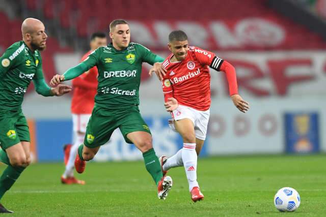 Internacional e Cuiab&aacute; n&atilde;o empolgam e ficam no empate em 0 a 0