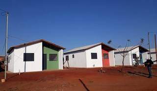 Casas são do “Programa de Substituição de Moradia Precária”.  (Foto: Divulgação/Governo de MS)