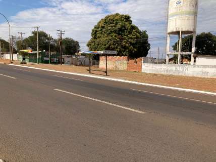 Irritado com "alerta" no trânsito, motorista atira seis vezes contra caminhão