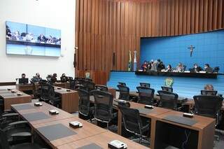 Parlamentares voltam ao plenário após 15 dias de recesso. (Foto: Wagner Guimarães/Alems)