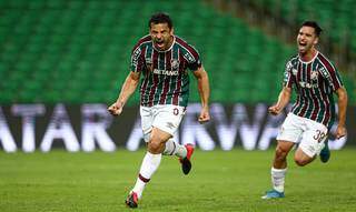Fred foi para a cobrança e não perdoou. Este foi o quinto gol do artilheiro na atual edição da Libertadores. (Foto: Lucas Mercon/Fluminense F. C)