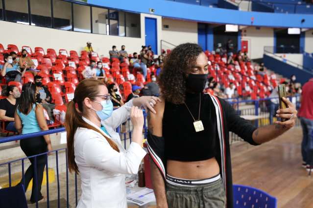 Apesar da m&aacute; fama, jovens juram que v&atilde;o esperar 2&ordf; dose para voltar a festar