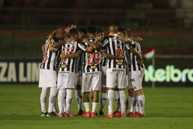 Galo perde para o Bahia, mas avan&ccedil;a &agrave;s quartas da Copa do Brasil