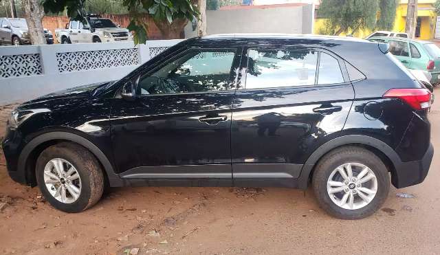 Com medo de &ldquo;justiceiros&rdquo;, assaltantes abandonam carro e motos roubados na rua