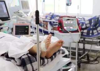 Paciente internado com covid-19 em hospital de Mato Grosso do Sul. (Foto: Reprodução)