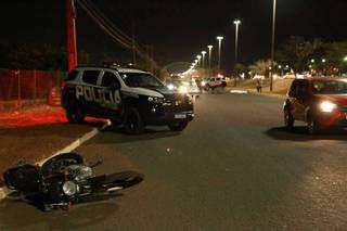 Acidente nesta sexta-feira (6) envolvendo motocicleta, deixou dois mortos na Cônsul Assaf Trad. (Foto: Kísie Ainoã)